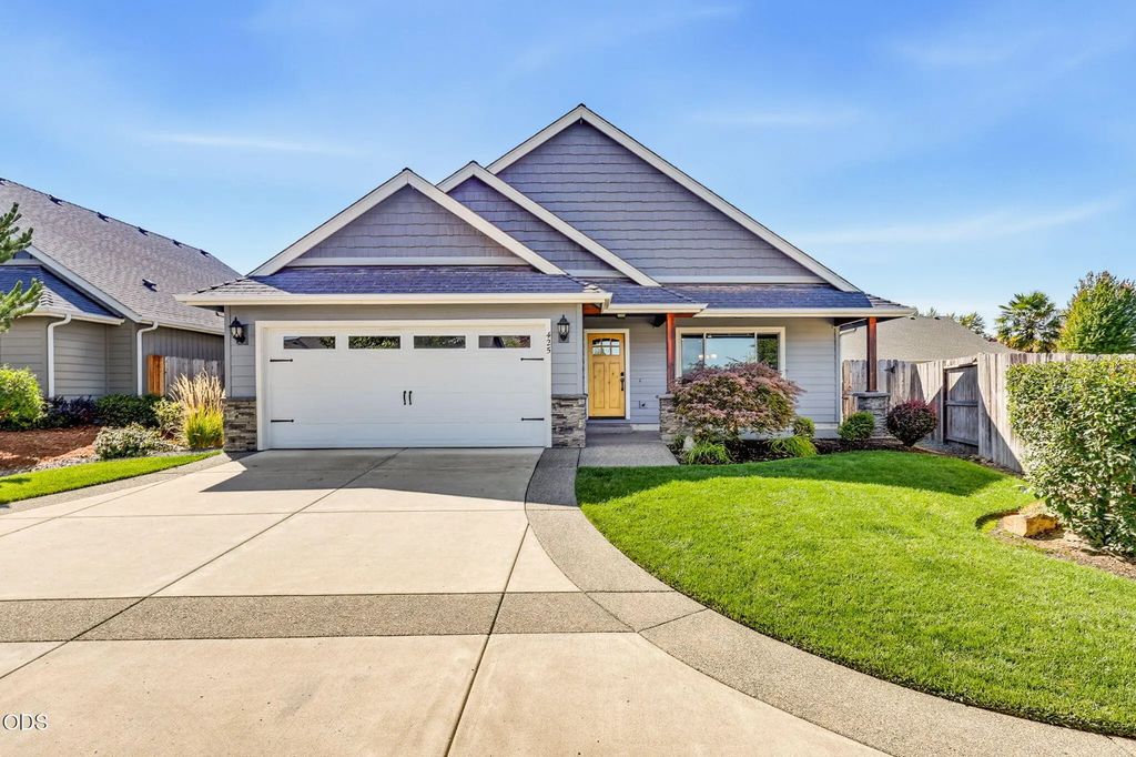 425 Se Cadet Court, Grants Pass