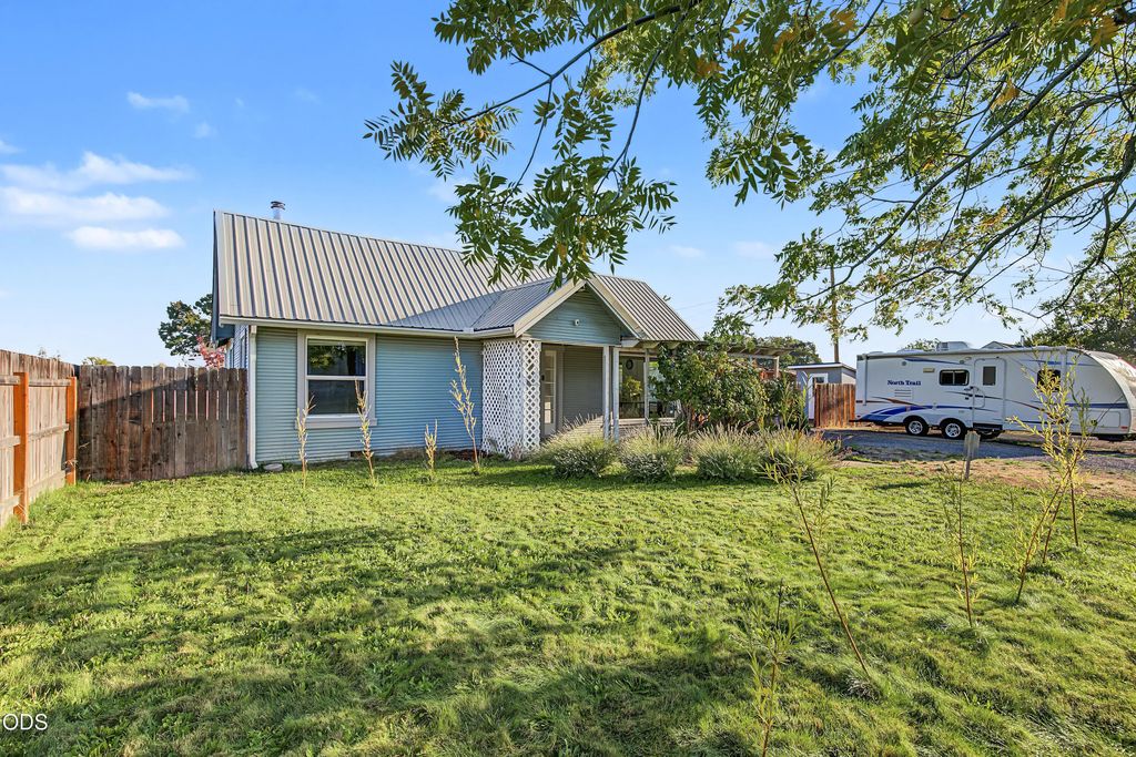 247 Berrydale Avenue, Medford