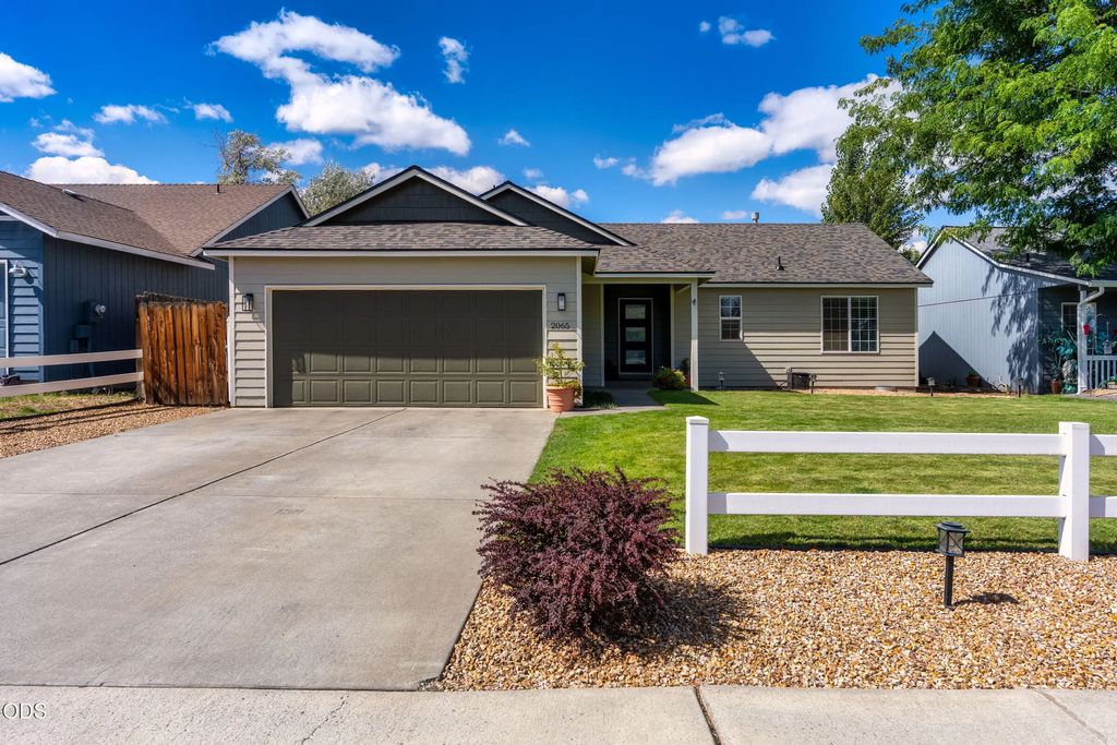 2065 Sw 35th Street, Redmond