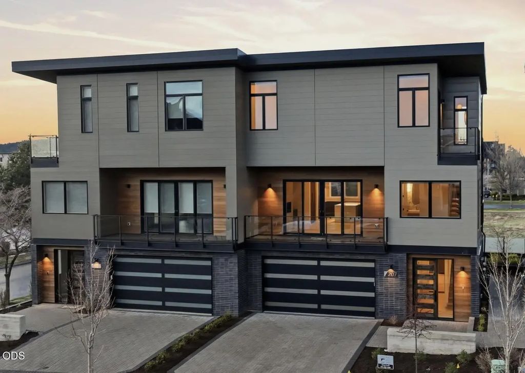 210 Sw Log Court 7, Bend