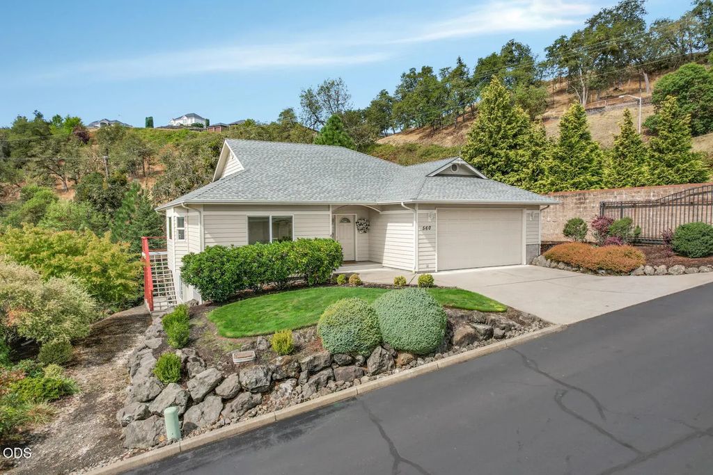 560 Nw Rachel Lynn Way, Roseburg