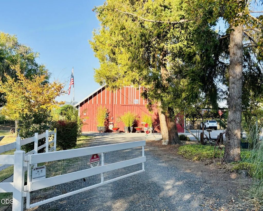 4919 Grant Road, Central Point