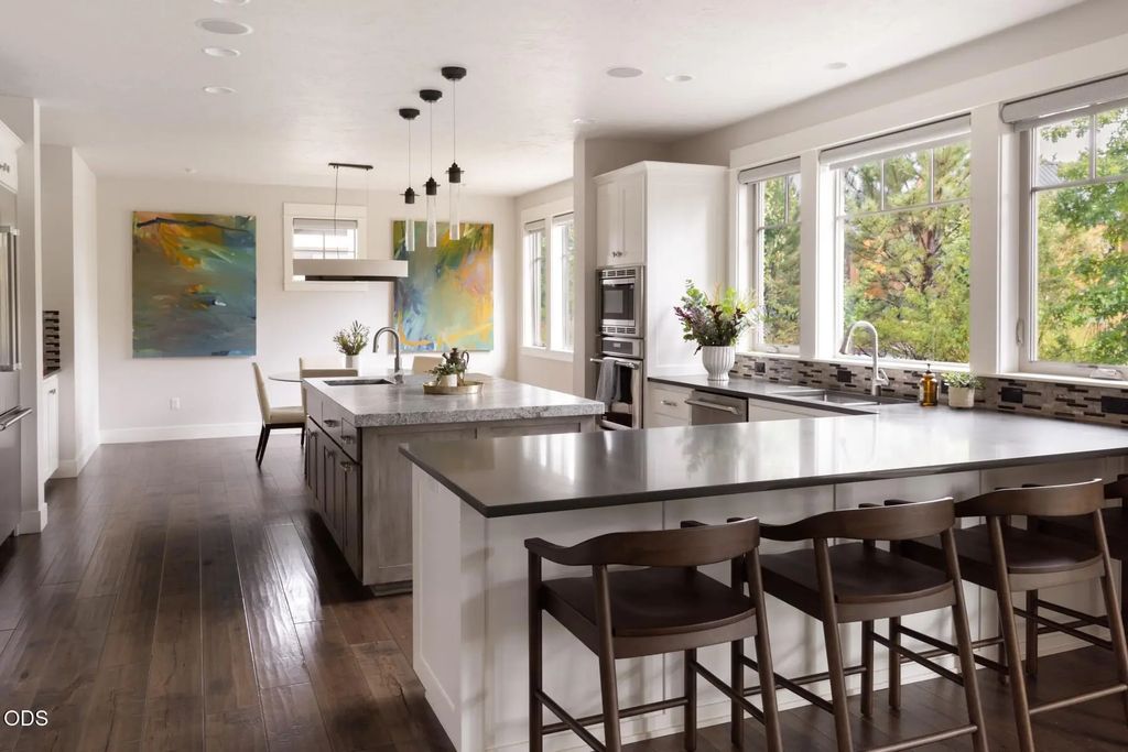 19301 Alianna Loop, Bend