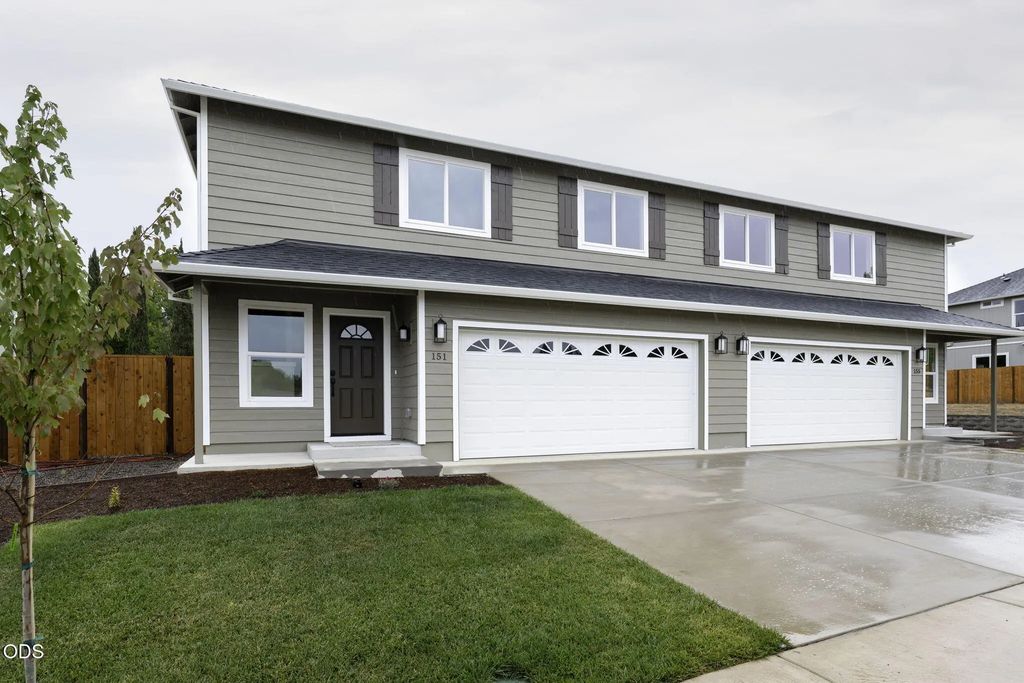 151 Se Champagne Court, Grants Pass