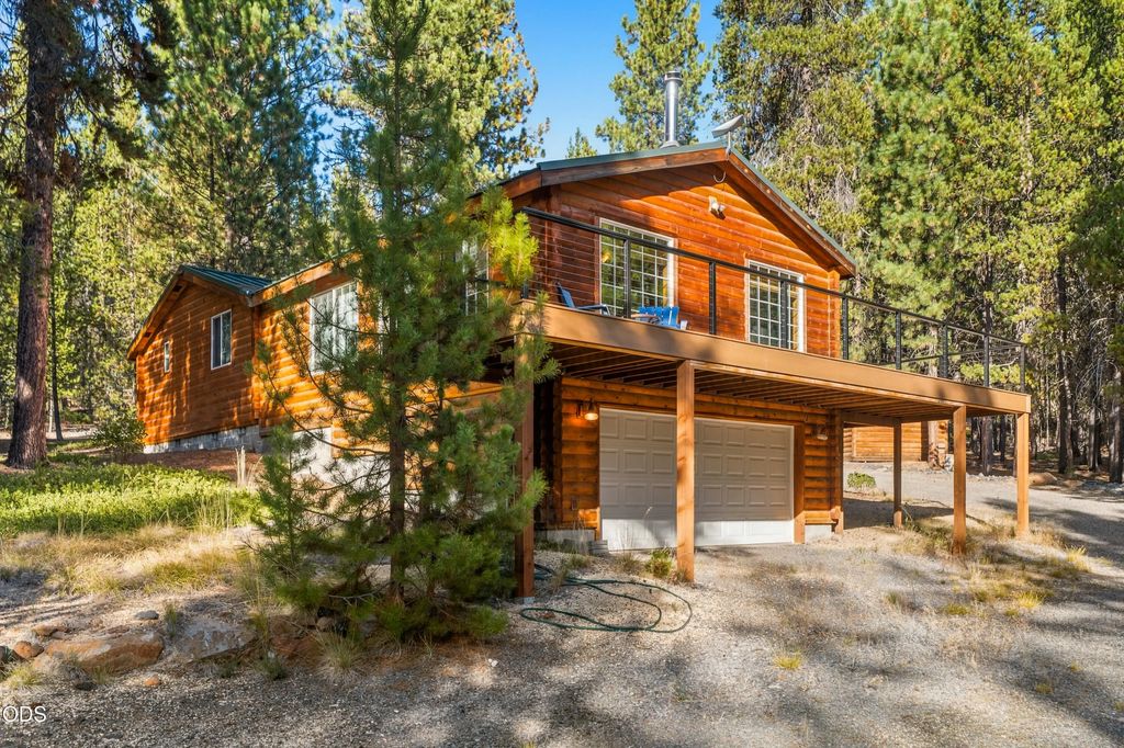 19152 Clear Springs Way, Crescent Lake