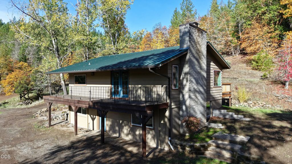 5015 Highway 227, Trail