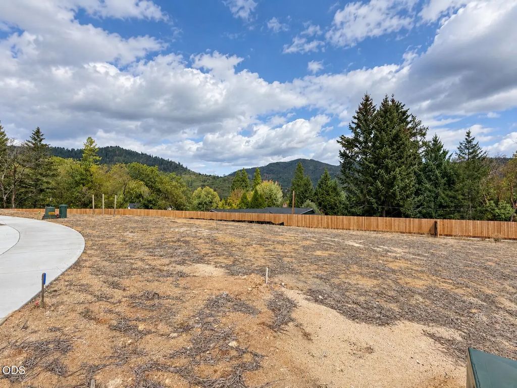 230 Nw Stark Way Lot 4, Grants Pass
