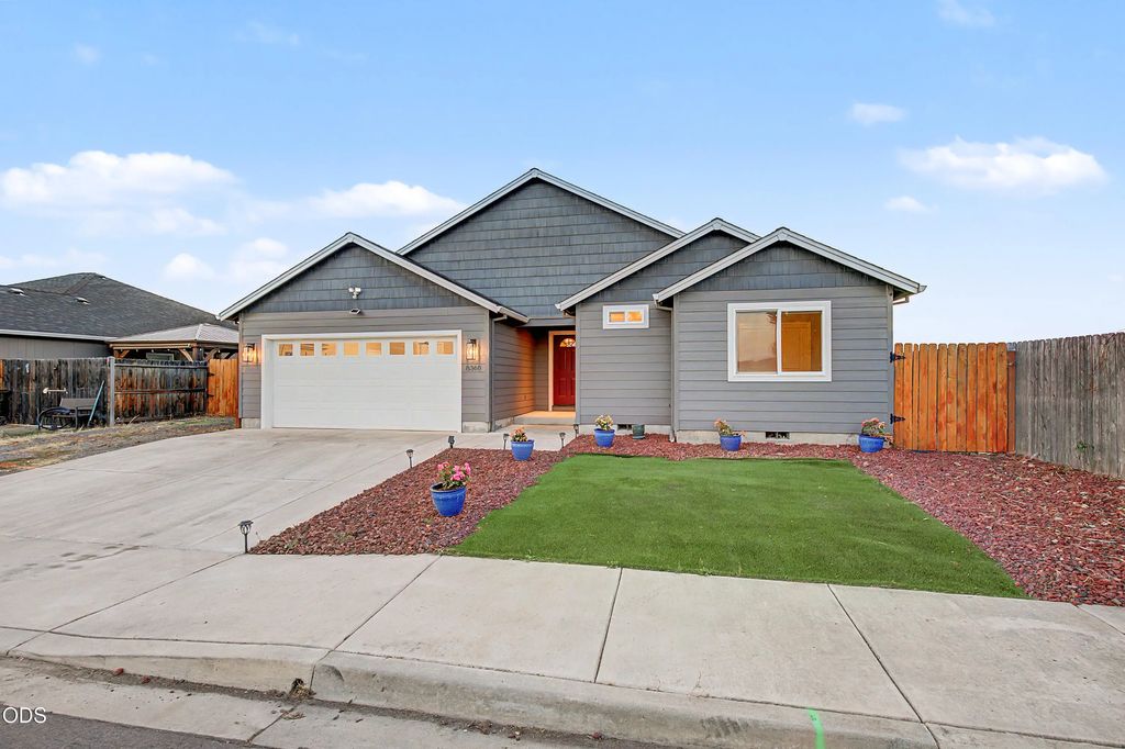 8360 Kyra Lane, White City