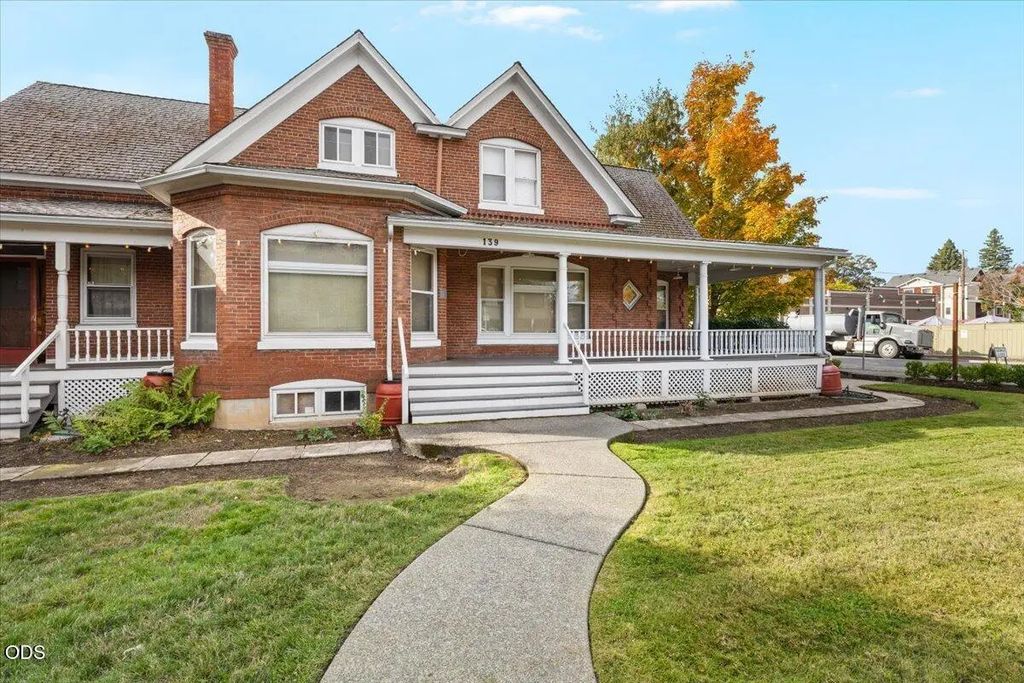 139 Sw I Street, Grants Pass