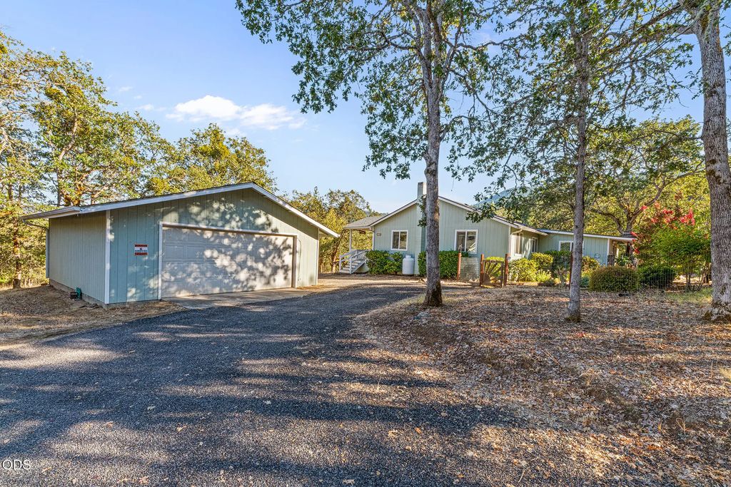 455 Crystal Drive, Grants Pass