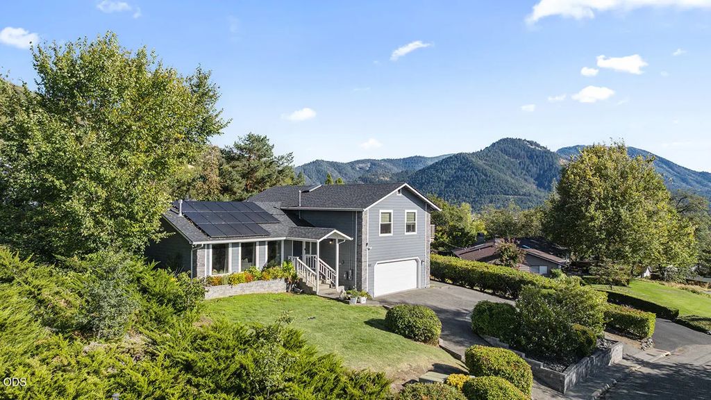 757 Ne Tokay, Grants Pass