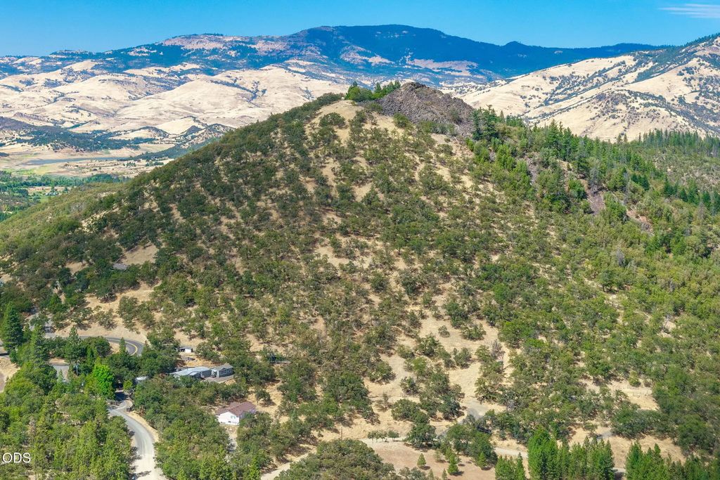 492 Conifer Way, Ashland