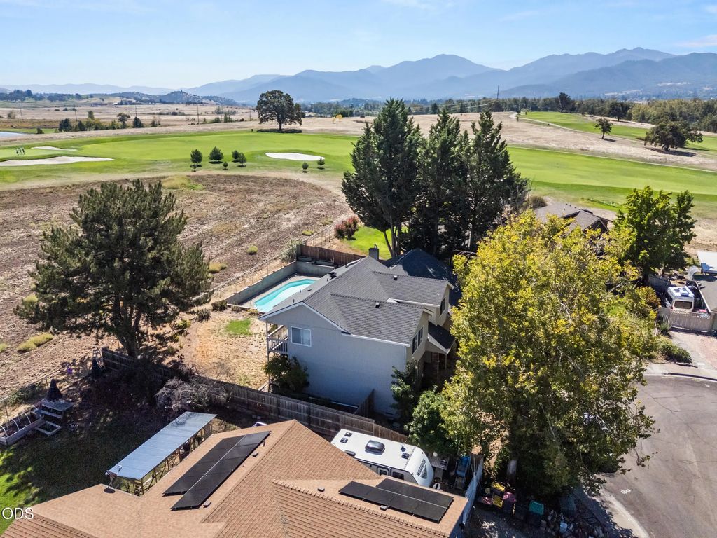 1499 La Loma Drive, Medford
