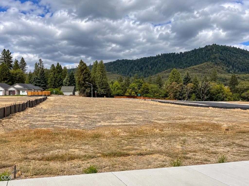 278 Hieglen Loop Lot 23, Grants Pass