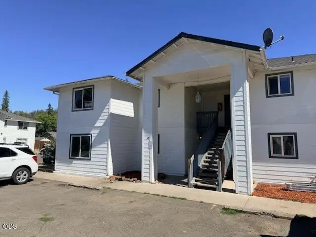 30 Dion Court 3, Shady Cove