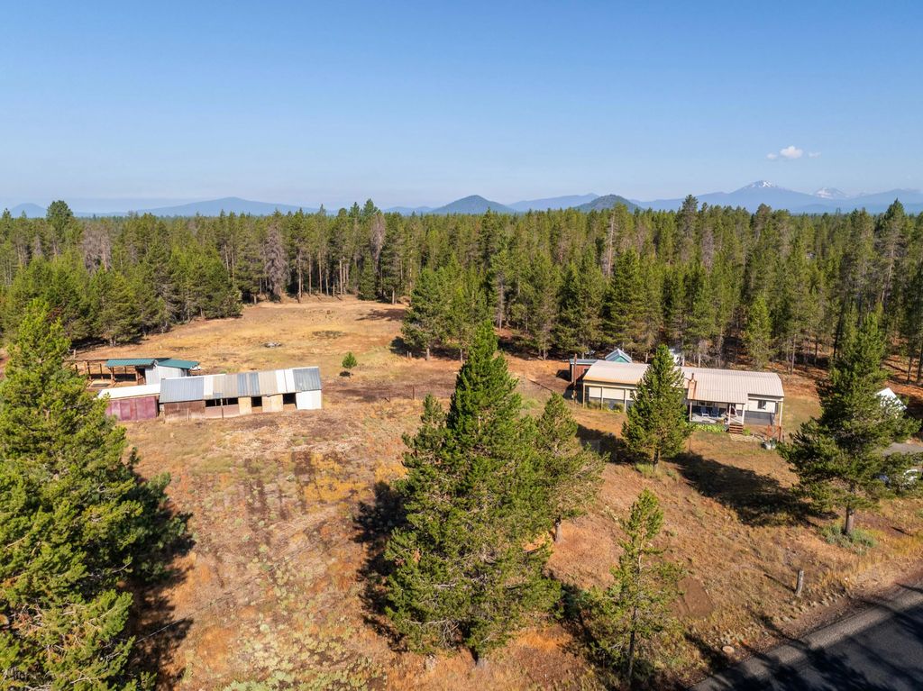 54461 Huntington Road, Bend