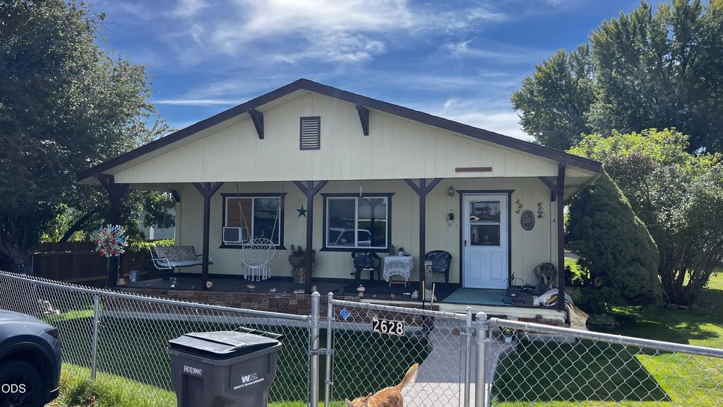 2628 Railroad Avenue, Malin