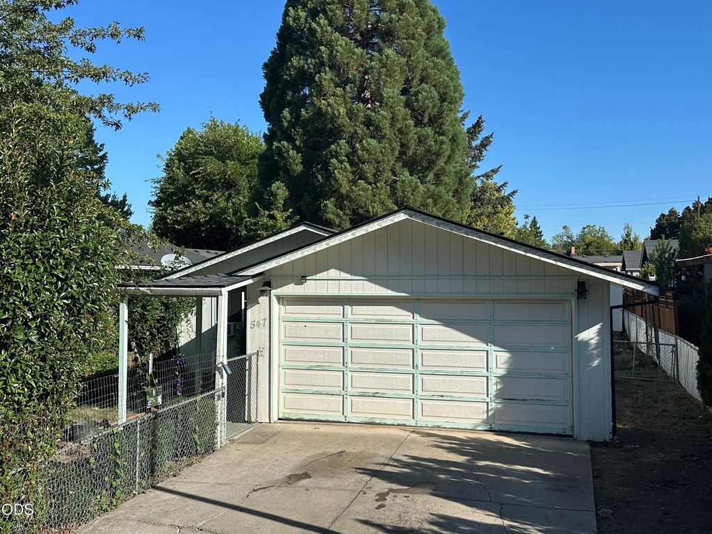 547 Van Wey Circle, Eagle Point