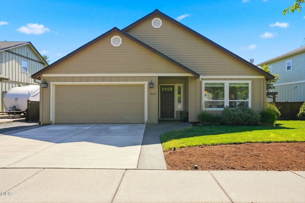 2967 Nw Chardonnay Lane, Bend