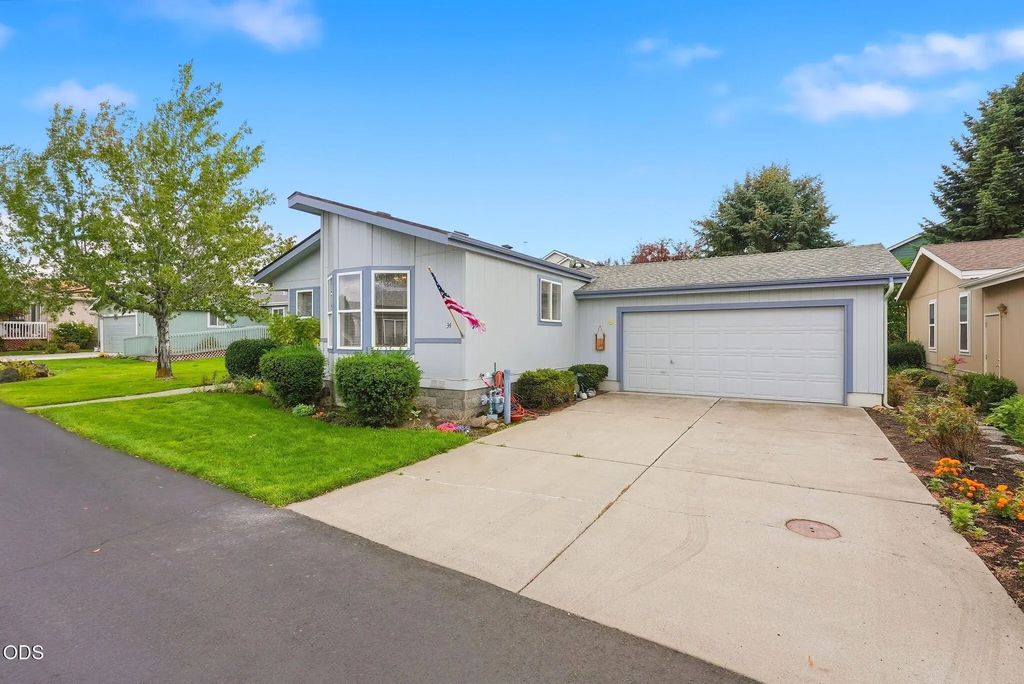 1188 Ne 27th Street 34, Bend