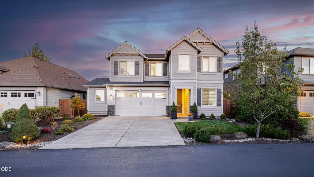61144 Manhae Lane, Bend