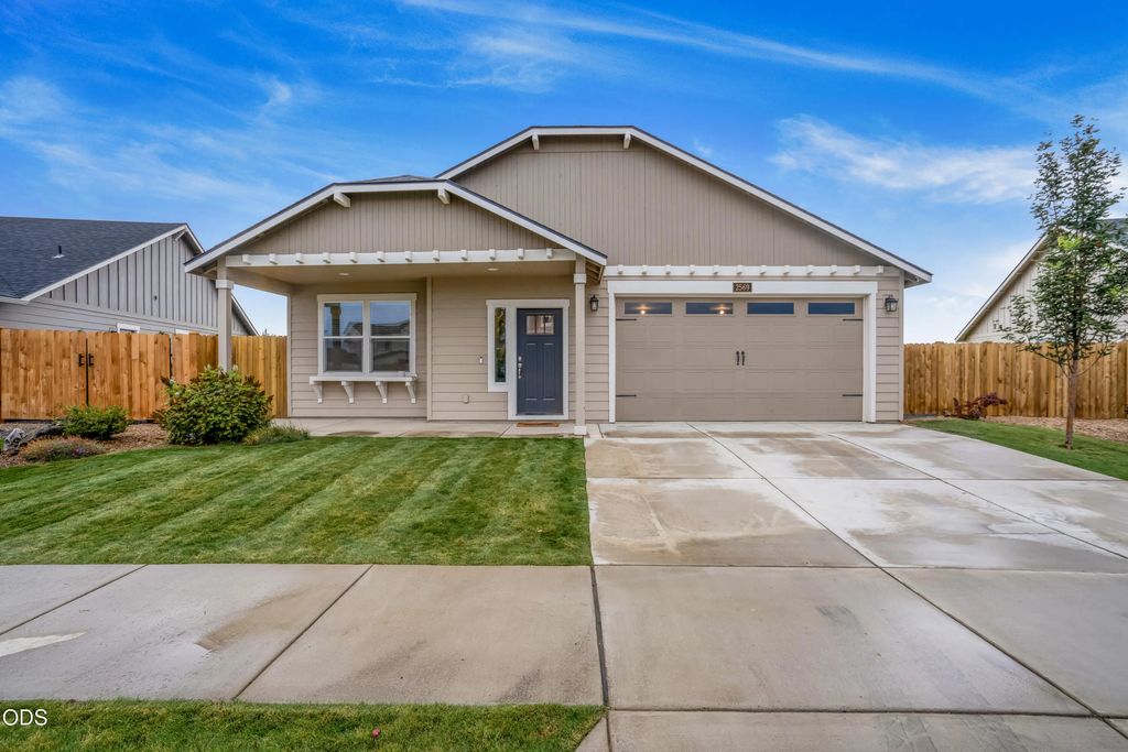 2569 Nw Upas Way, Redmond