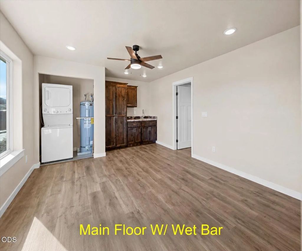 7869 Houston Loop, White City
