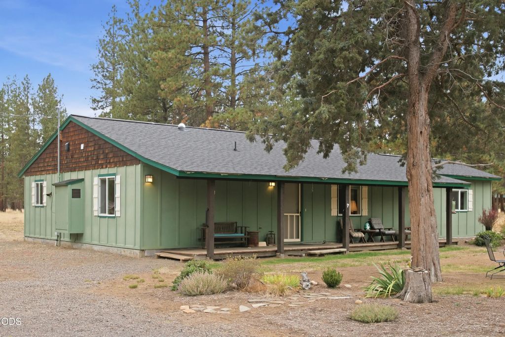 69460 Crooked Horseshoe Road, Sisters