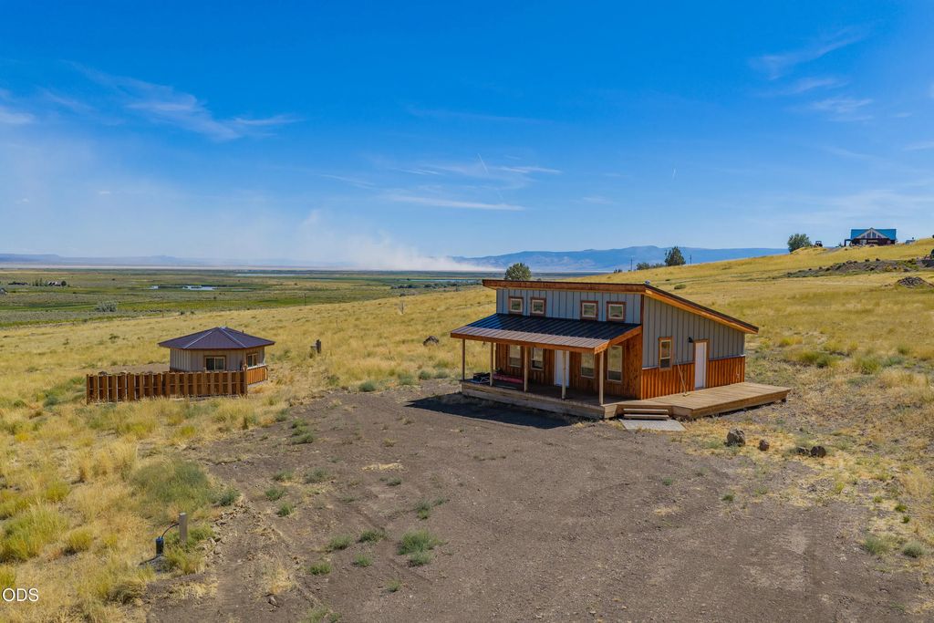 54706 Oregon 31, Summer Lake