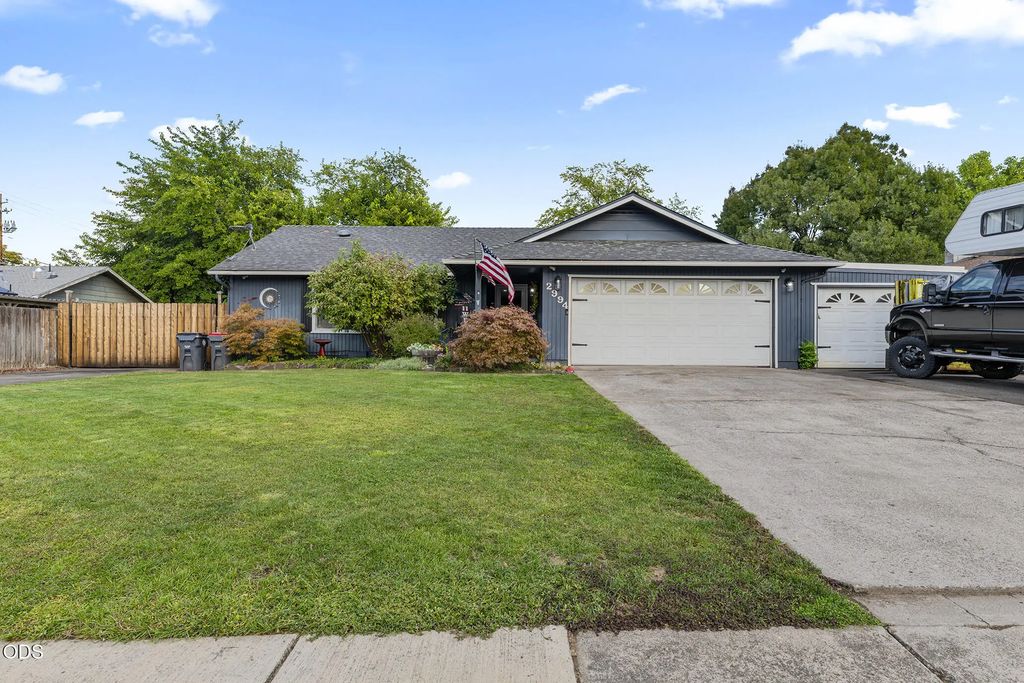 2994 Hawaiian Avenue, Medford