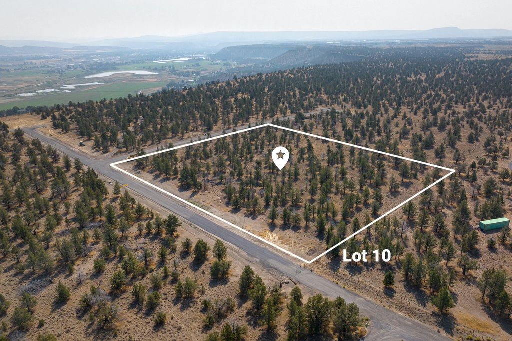 Pinecrest Drive 10, Prineville