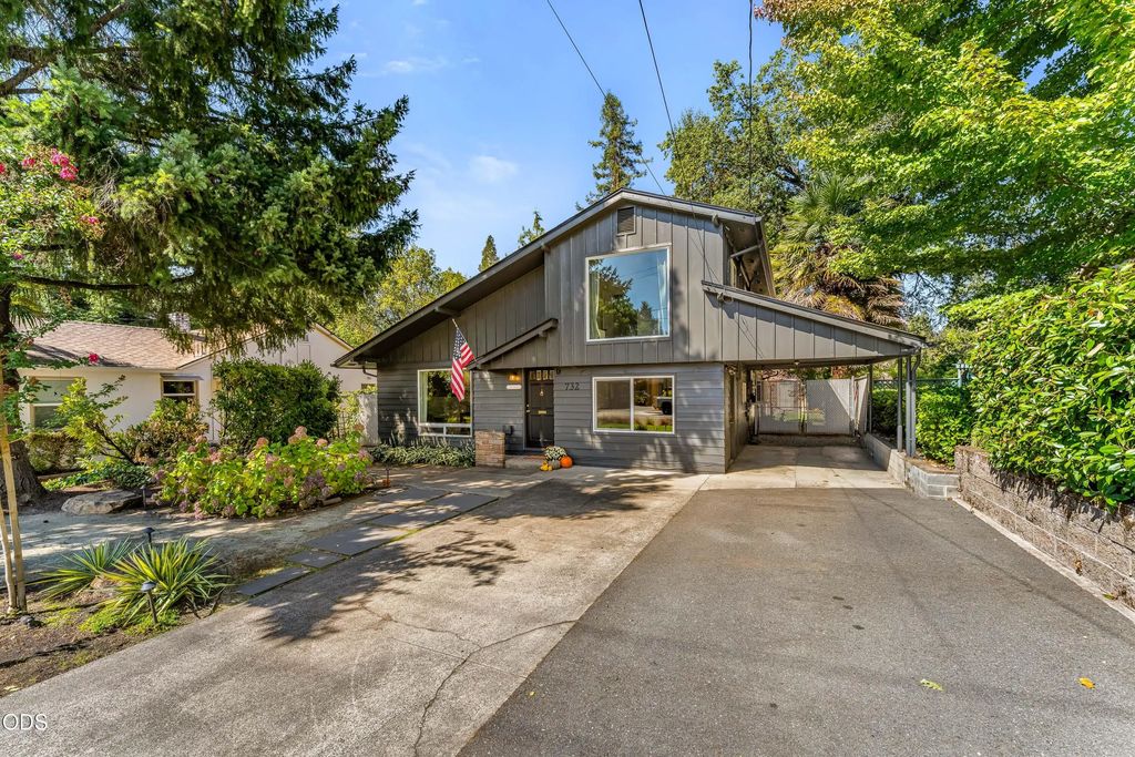 732 Nw 4th Street, Grants Pass