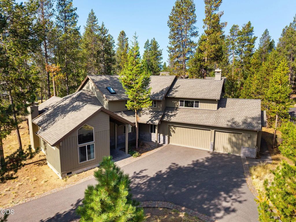 18211 Oregon Loop 1, Sunriver