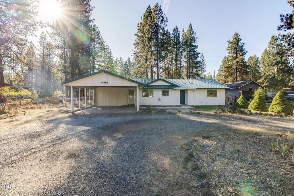 19487 Baker Road, Bend