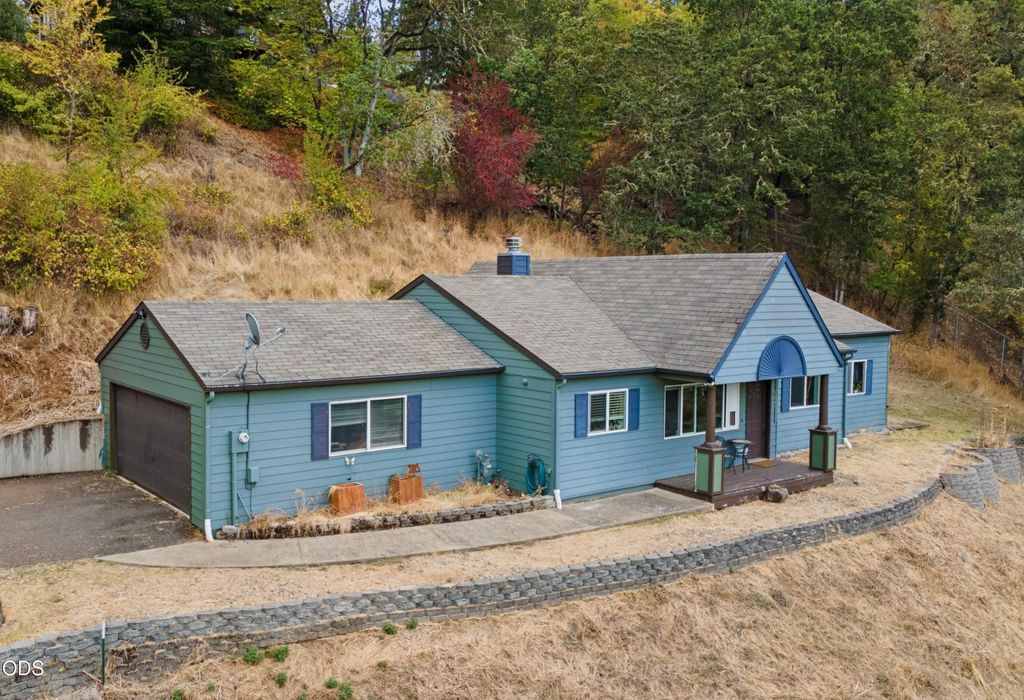 1396 Se Laurel Court, Roseburg