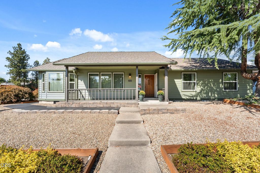 2515 Siskiyou, Medford