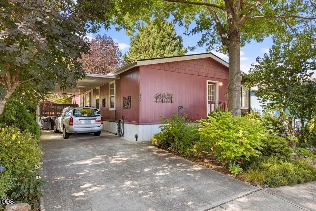 10 E South Stage Road Spc 421, Medford