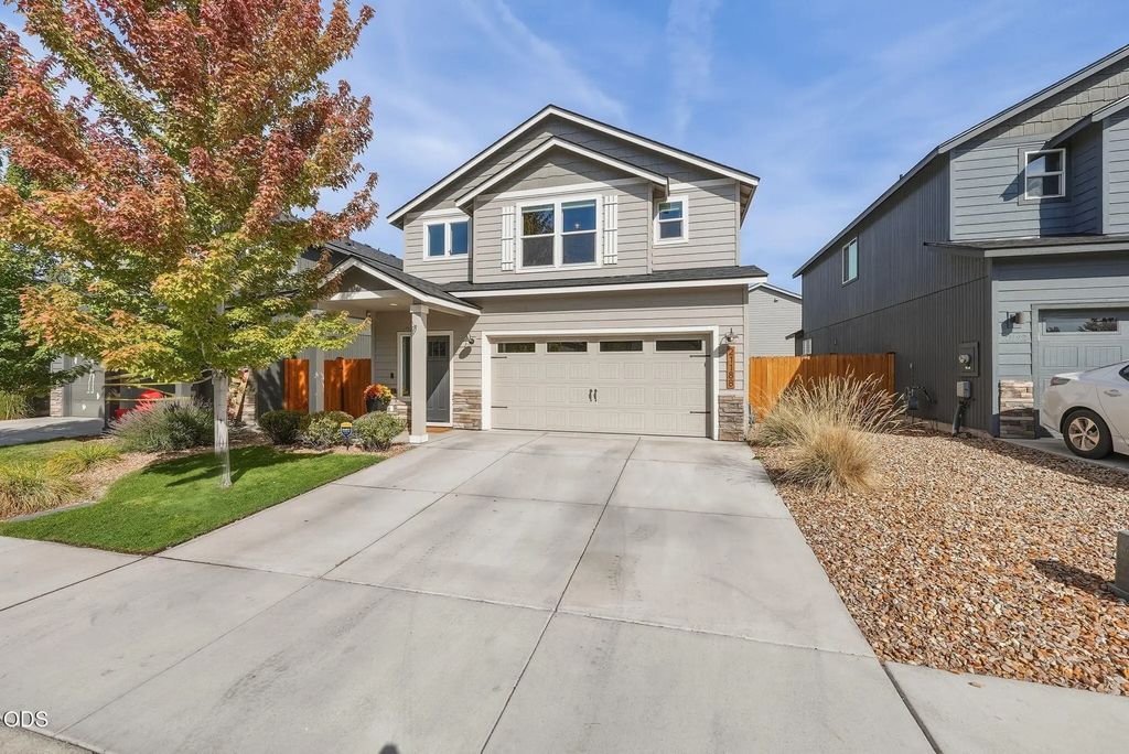21188 Se Azalia Avenue, Bend