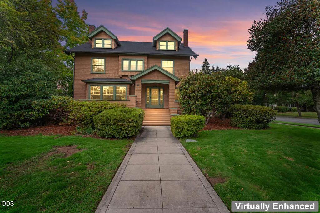 612 Nw 3rd Street, Grants Pass
