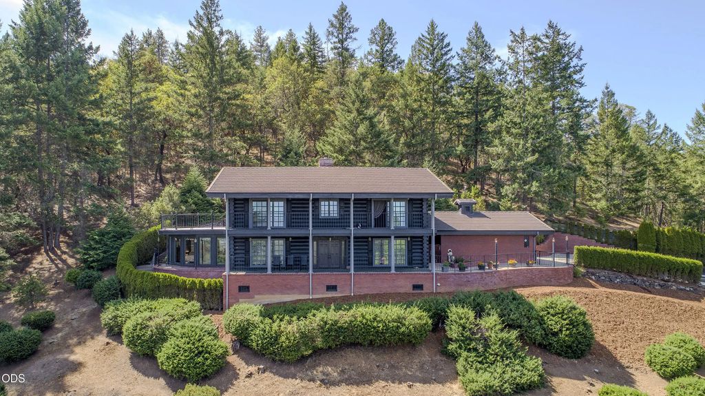 5263 Griffin Lane, Medford