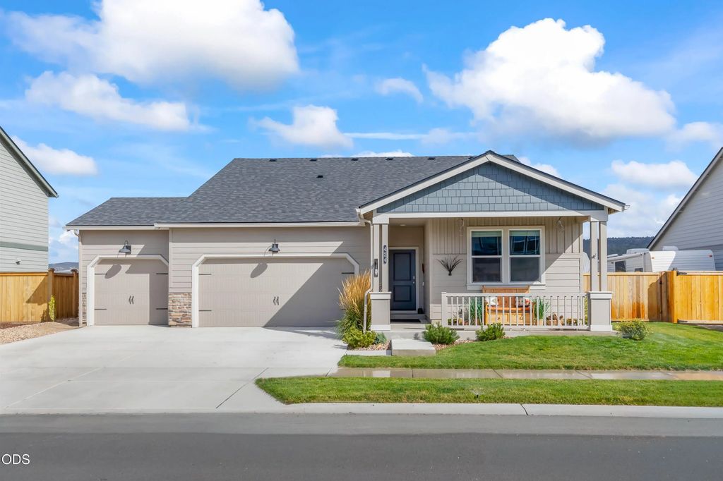424 Se Stetson Court, Prineville
