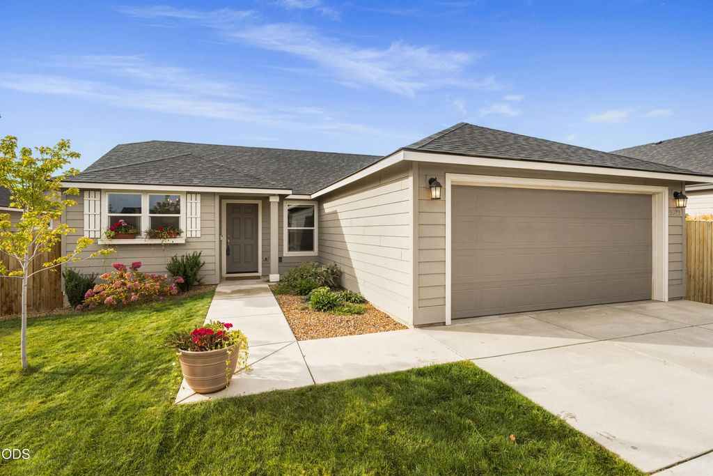 3822 Sw Pumice Avenue, Redmond