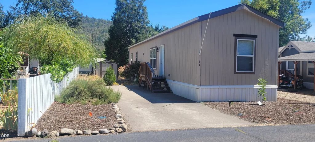 22071 Highway 62 # 61, Shady Cove