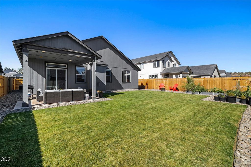 3350 Nw 9th Lane, Redmond