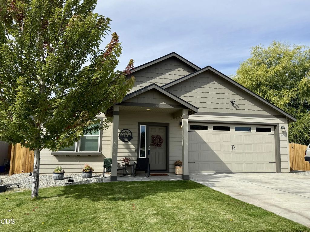 1997 Nw 8th, Redmond