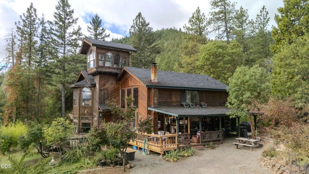 732 Glenlyn Drive, Williams