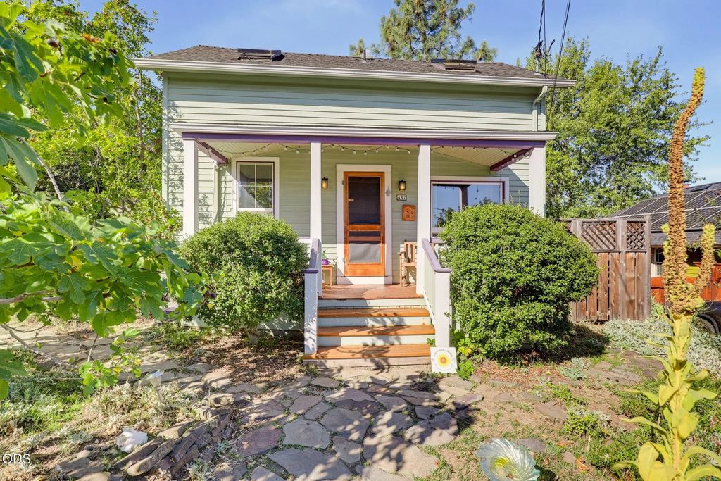 487 Rock Street, Ashland