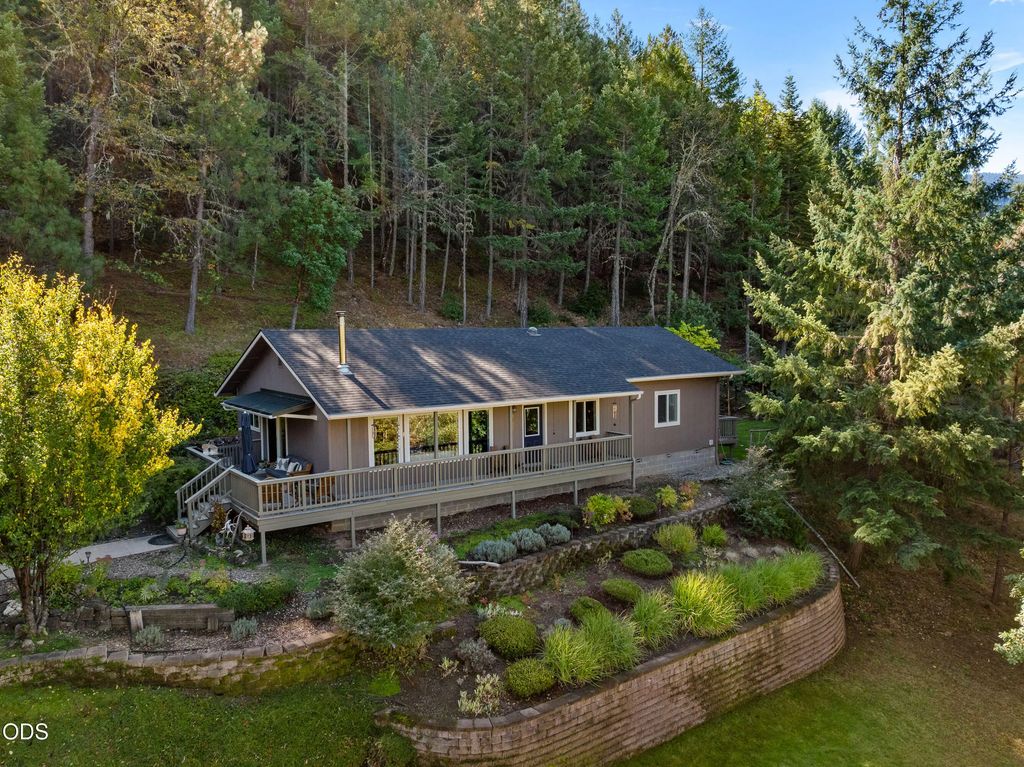 8129 Thompson Creek Road, Applegate