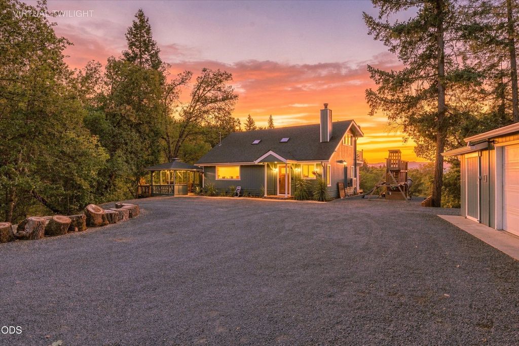 433 Hawksdale Drive, Grants Pass