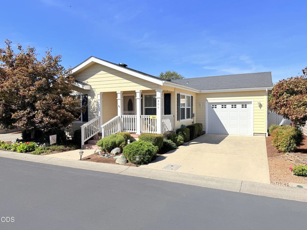 204 Kingsley Drive, Grants Pass